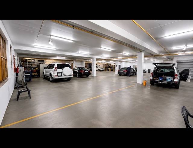 4,500M² BUILDING FOR SALE IN GREYVILLE
